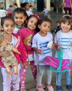 Um Encerramento de Semestre Inesquecível: Dia do Brinquedo na Educação Infantil e 1º Ano!