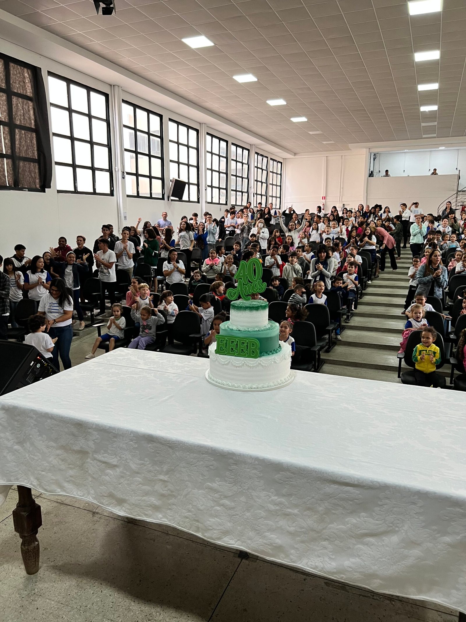 🎉 40 anos de educação com amor! 📚✨
